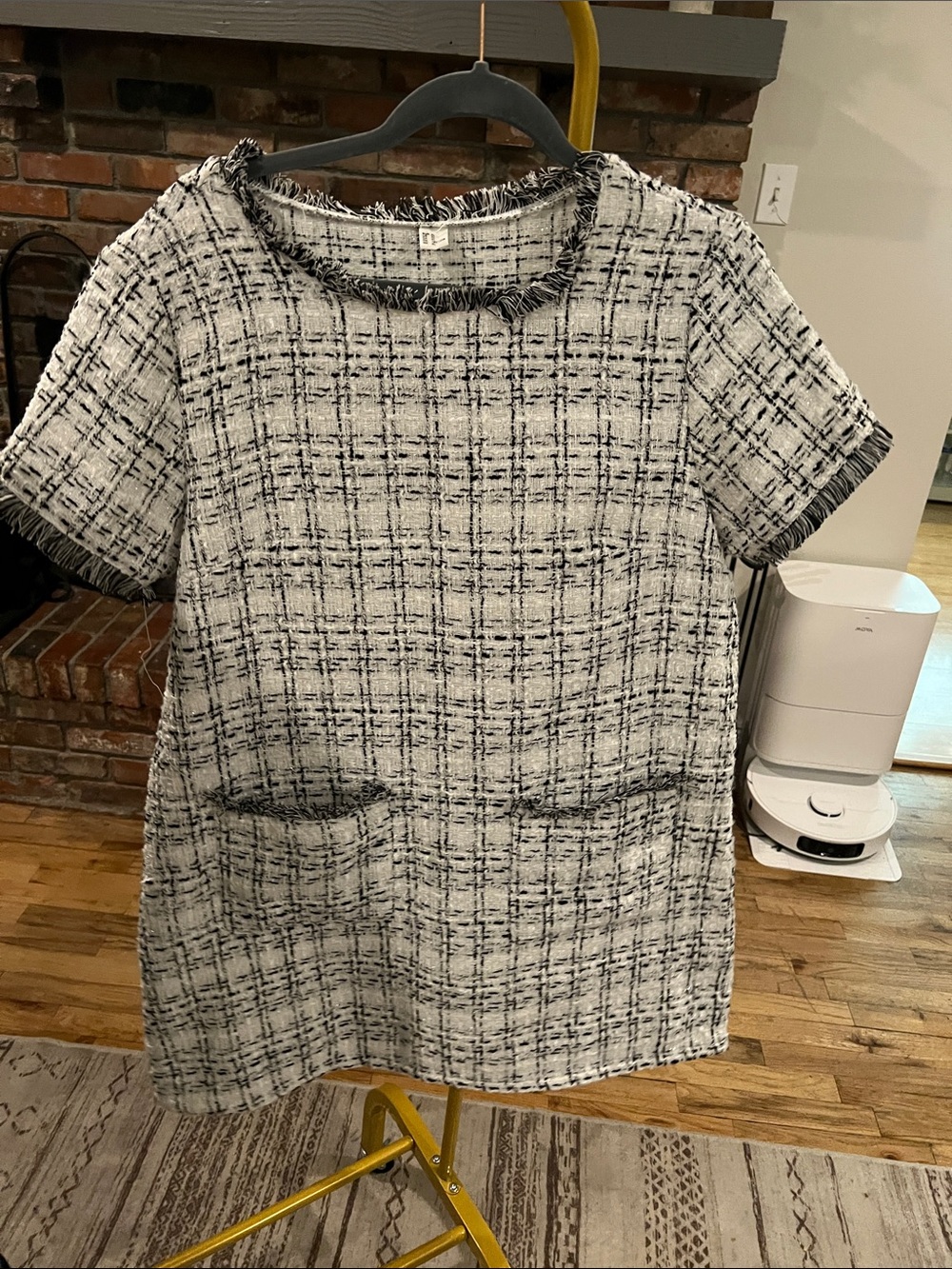 SHEIN White and Black Tweed Short-Sleeve Tunic
